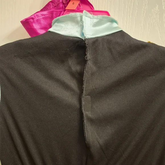Disney Anna Size S (4 To 6 Year Old) Girls' Costume with Cape And Wig Set - Picture 7 of 11